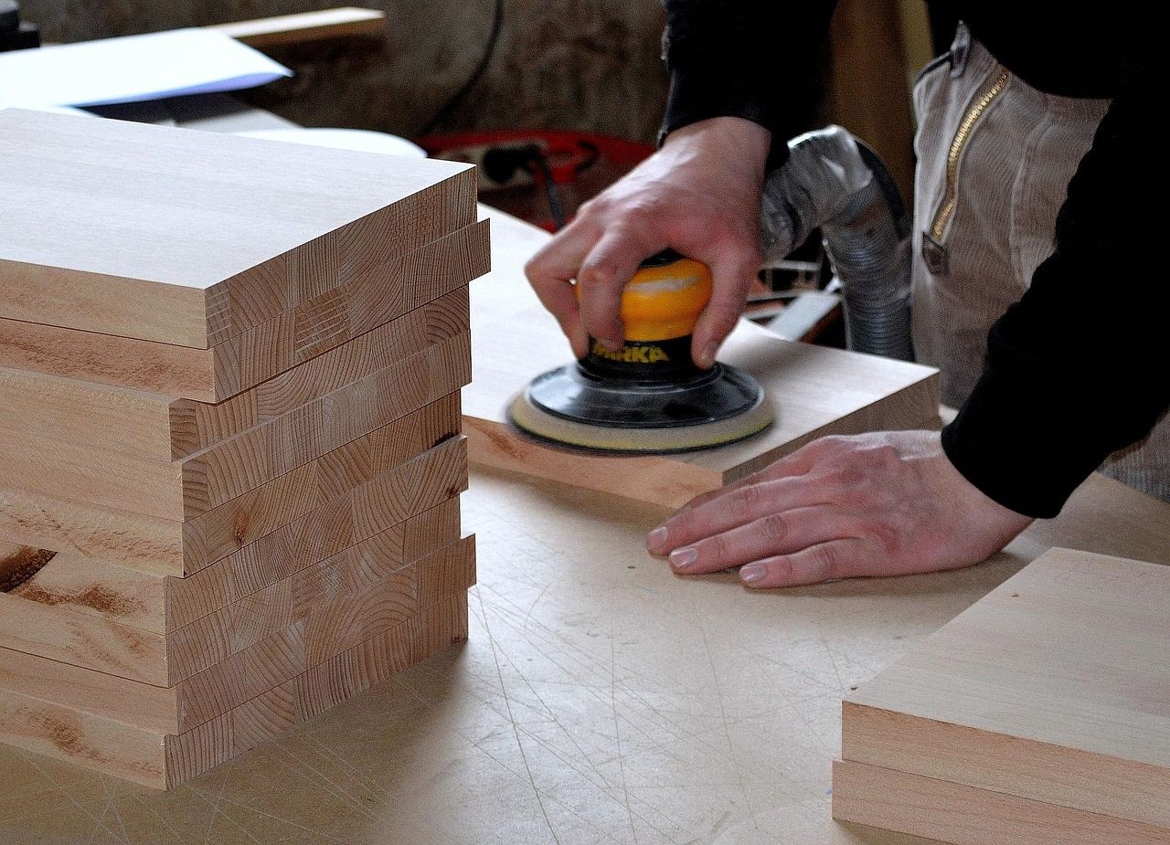 Schleifen von Holzplatten